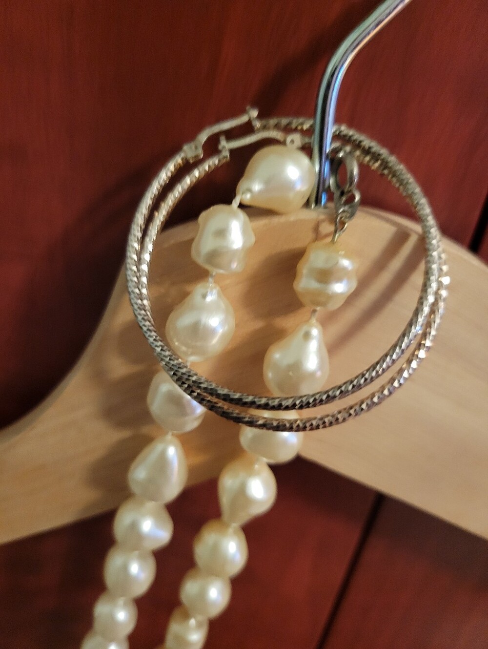 2 Items: 925 silver earings + pearl necklace